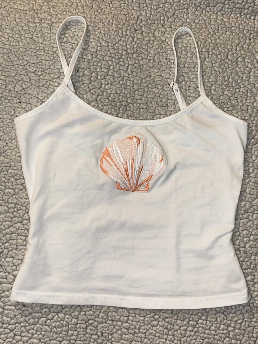 Beginning Boutique -- white tank top, crop top, pink seashell detail, Womens XS